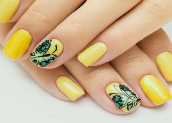 mẫu nail màu vàng đẹp